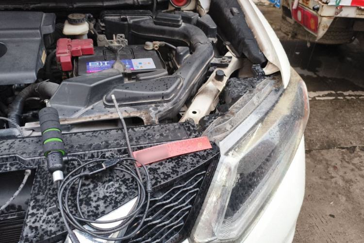 Used Nissan X-Trail 2015 2.0L CVT Comfort MAX Edition 2WD Engine Bay Left