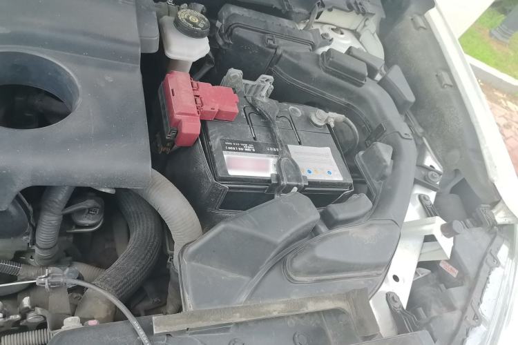 Used Nissan X-Trail 2015 2.0L CVT Comfort MAX Edition 2WD Engine Bay Left