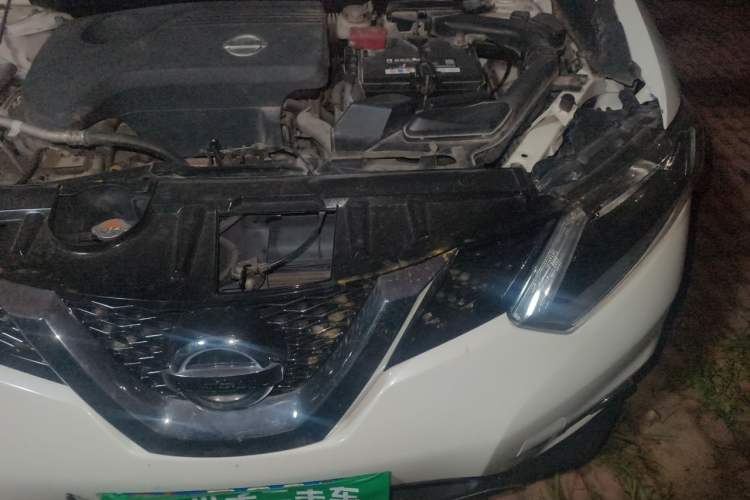 Used Nissan X-Trail 2015 2.5L CVT Leading MAX Edition 4WD Engine Bay Left