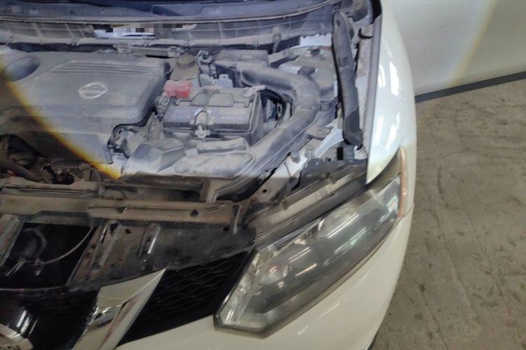 Used Nissan X-Trail 2015 2.5L CVT Leading MAX Edition 4WD Engine Bay Left