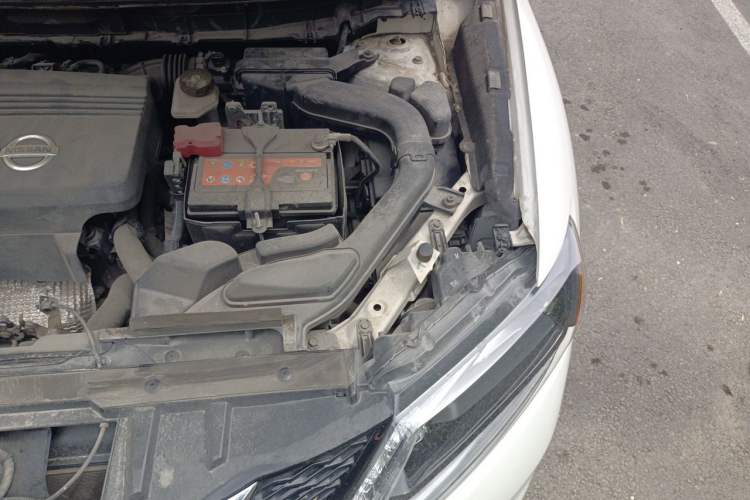 Used Nissan X-Trail 2015 2.5L CVT Leading MAX Edition 4WD Engine Bay Left