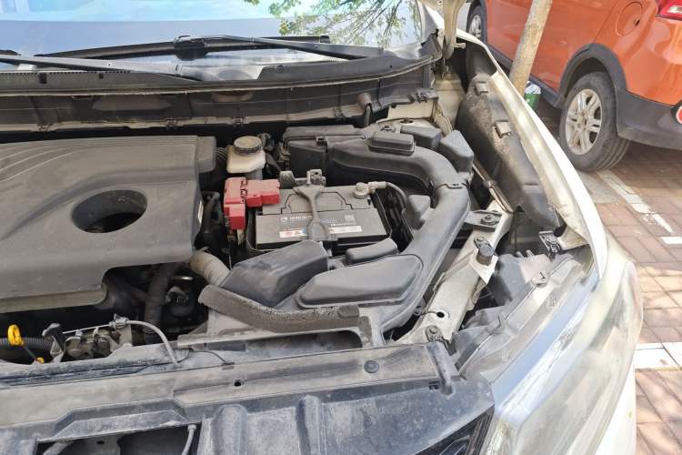 Used Nissan X-Trail 2015 2.0L CVT Comfort MAX Edition 2WD Engine Bay Left