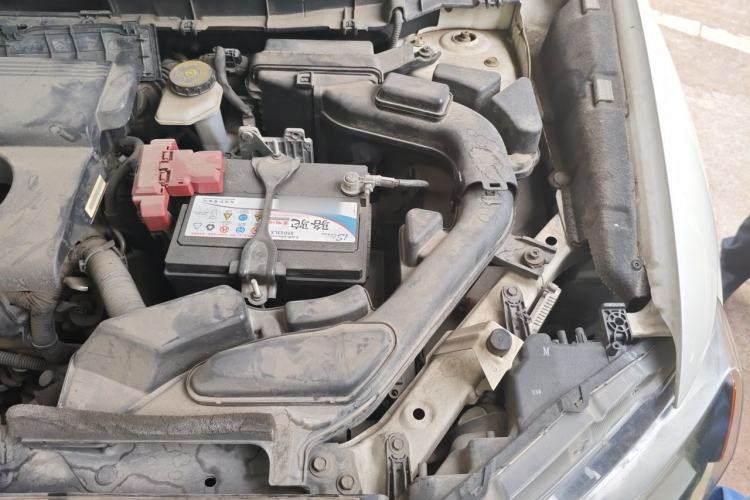 Used Nissan X-Trail 2015 2.0L CVT Comfort MAX Edition 2WD Engine Bay Left