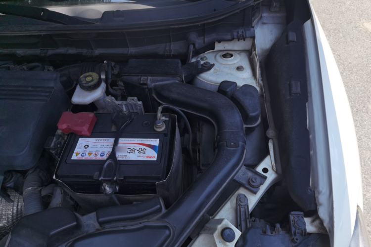 Used Nissan X-Trail 2015 2.5L CVT Leading MAX Edition 4WD Engine Bay Left