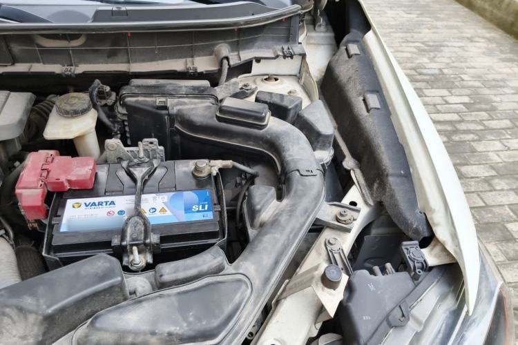Used Nissan X-Trail 2015 2.0L CVT Comfort MAX Edition 2WD Engine Bay Left