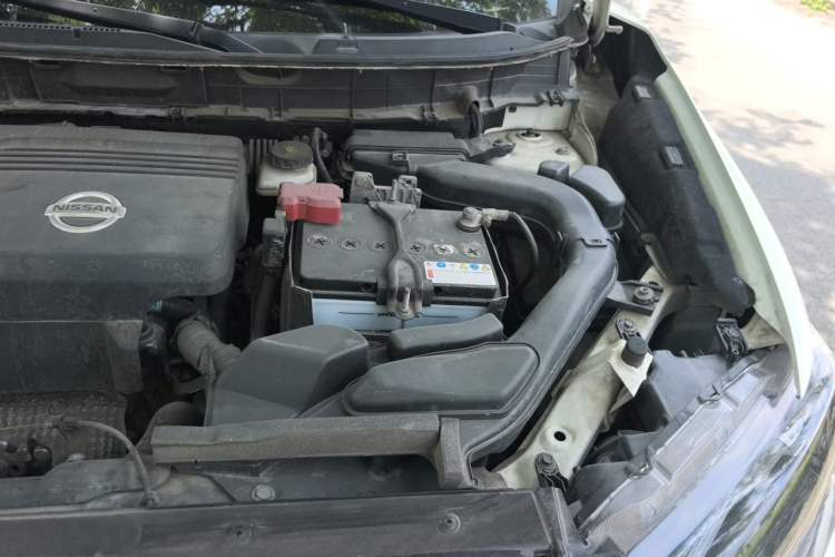 Used Nissan X-Trail 2015 2.5L CVT Leading MAX Edition 4WD Engine Bay Left