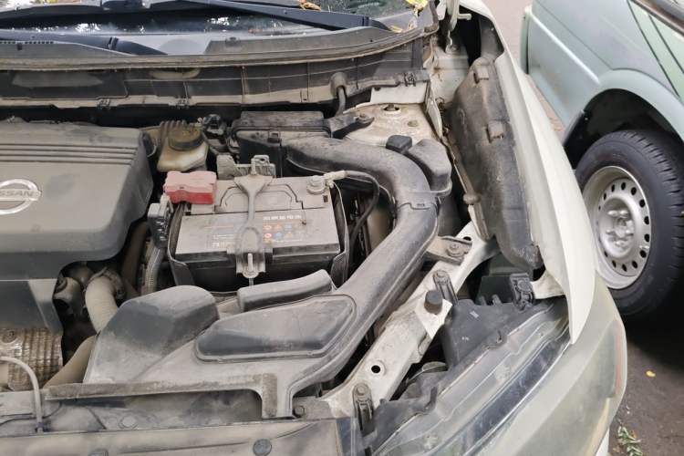 Used Nissan X-Trail 2015 2.5L CVT Leading MAX Edition 4WD Engine Bay Left