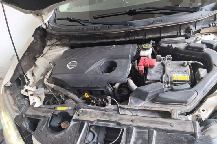 Used Nissan X-Trail 2015 2.0L CVT Comfort MAX Edition 2WD Engine Bay