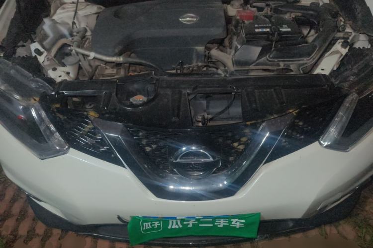 Used Nissan X-Trail 2015 2.5L CVT Leading MAX Edition 4WD Engine Bay