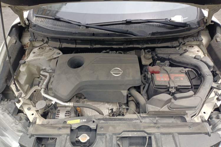 Used Nissan X-Trail 2015 2.5L CVT Leading MAX Edition 4WD Engine Bay