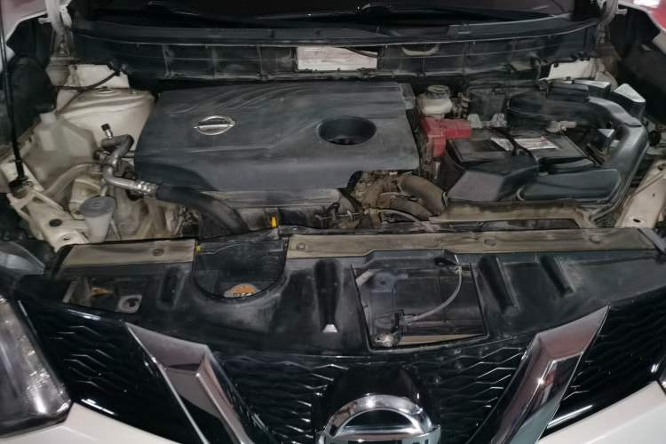 Used Nissan X-Trail 2015 2.0L CVT Comfort MAX Edition 2WD Engine Bay