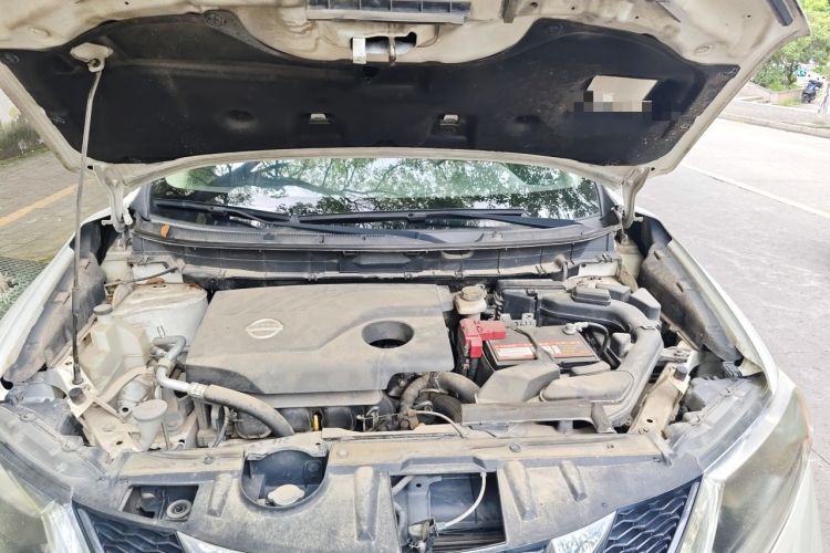 Used Nissan X-Trail 2015 2.0L CVT Comfort MAX Edition 2WD Engine Bay