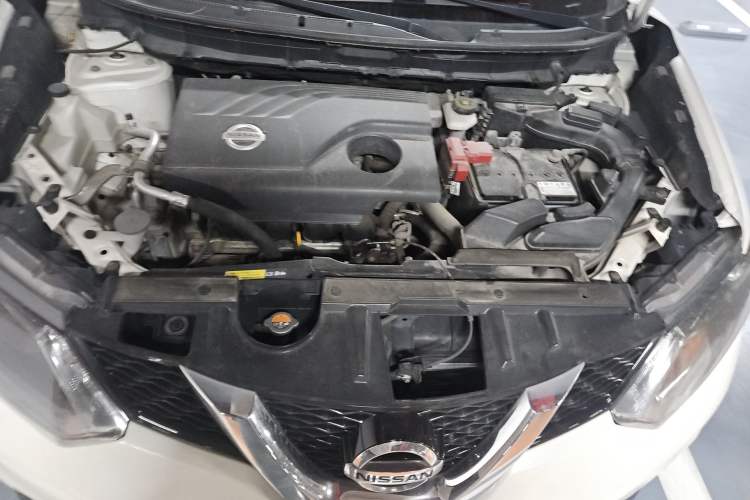 Used Nissan X-Trail 2015 2.0L CVT Comfort MAX Edition 2WD Engine Bay