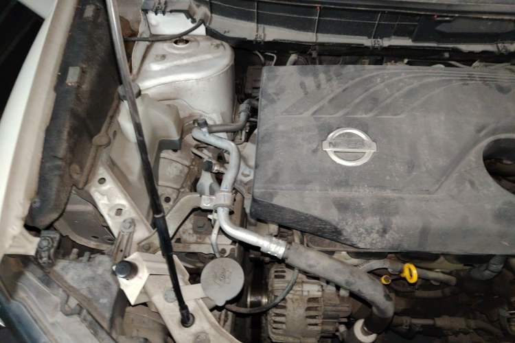 Used Nissan X-Trail 2015 2.0L CVT Comfort MAX Edition 2WD Engine Bay Right