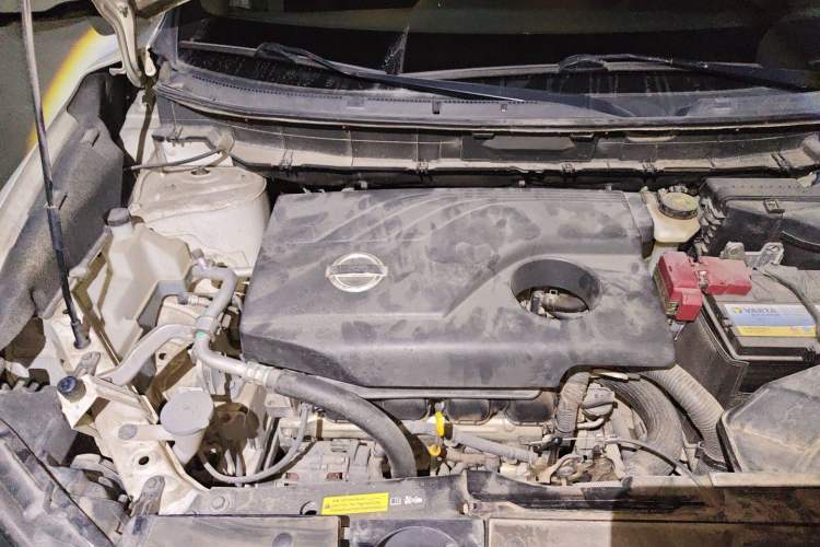 Used Nissan X-Trail 2015 2.0L CVT Comfort MAX Edition 2WD Engine Bay Right