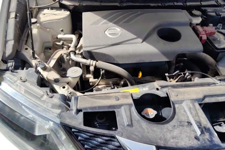 Used Nissan X-Trail 2015 2.0L CVT Comfort MAX Edition 2WD Engine Bay Right