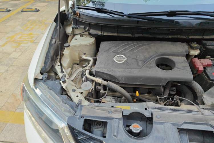 Used Nissan X-Trail 2015 2.0L CVT Comfort MAX Edition 2WD Engine Bay Right