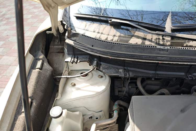 Used Nissan X-Trail 2015 2.0L CVT Comfort MAX Edition 2WD Engine Bay Right