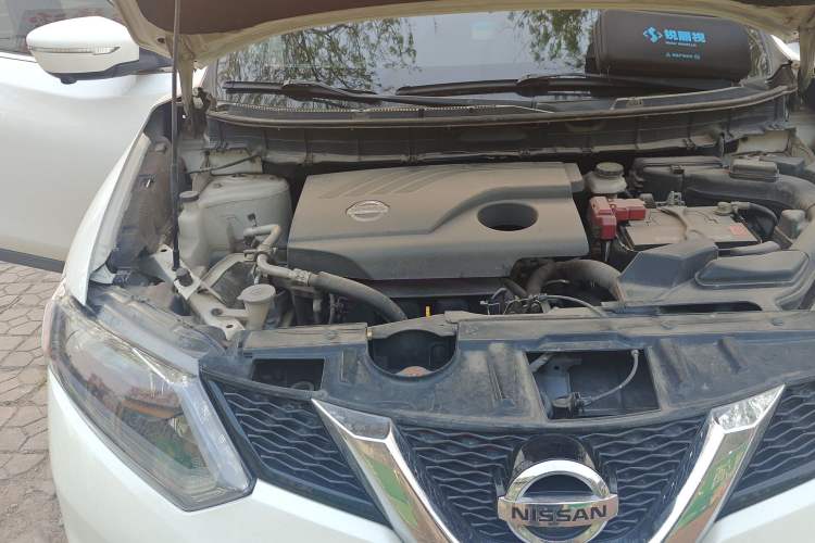 Used Nissan X-Trail 2015 2.0L CVT Comfort MAX Edition 2WD Engine Bay Right