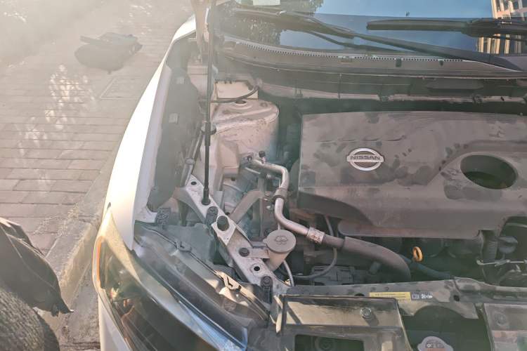 Used Nissan X-Trail 2015 2.0L CVT Comfort MAX Edition 2WD Engine Bay Right