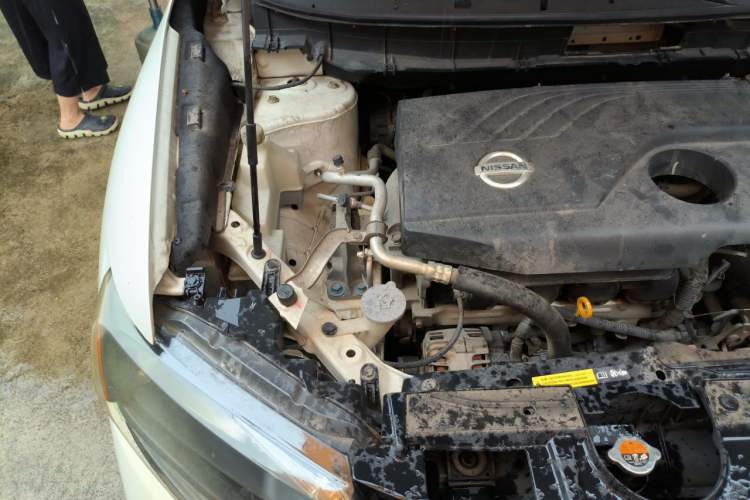 Used Nissan X-Trail 2015 2.0L CVT Comfort MAX Edition 2WD Engine Bay Right