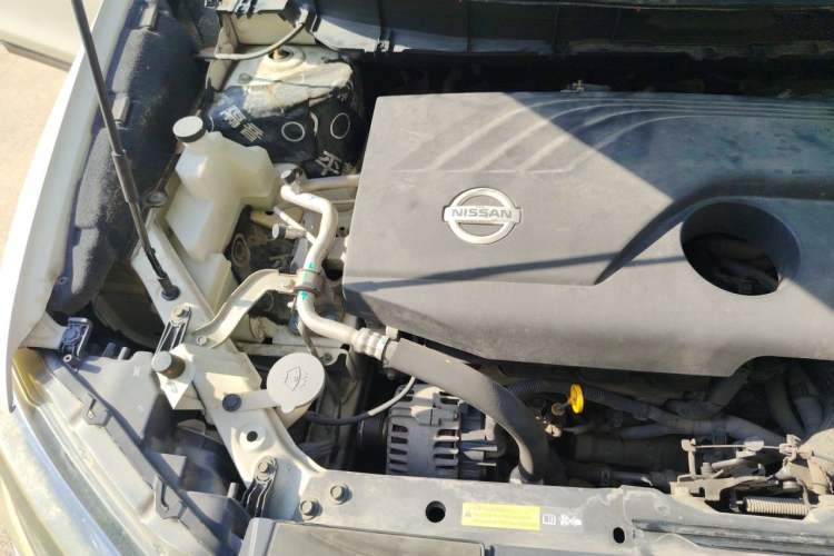 Used Nissan X-Trail 2015 2.0L CVT Comfort MAX Edition 2WD Engine Bay Right