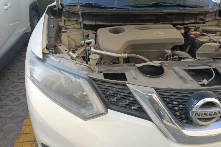Used Nissan X-Trail 2015 2.5L CVT Leading MAX Edition 4WD Engine Bay Right