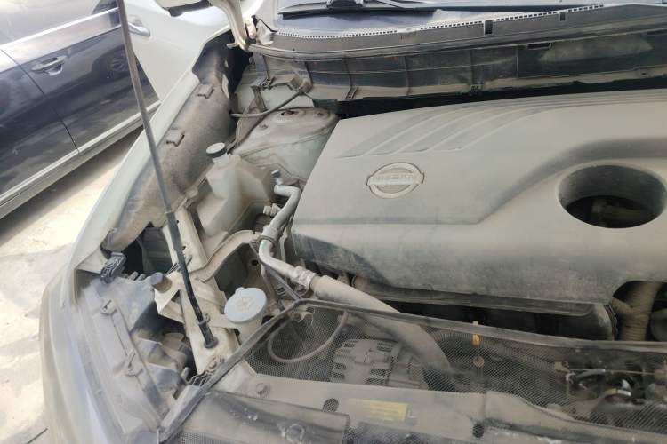 Used Nissan X-Trail 2015 2.0L CVT Comfort MAX Edition 2WD Engine Bay Right