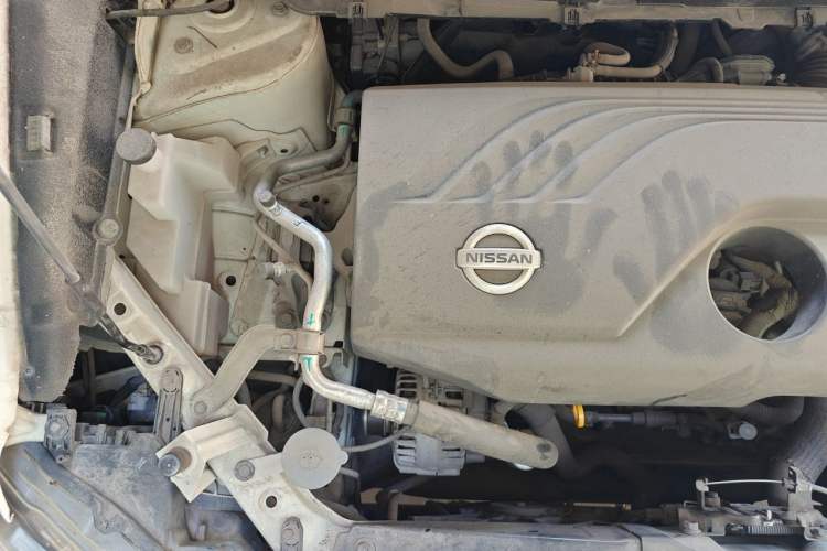 Used Nissan X-Trail 2015 2.0L CVT Comfort MAX Edition 2WD Engine Bay Right