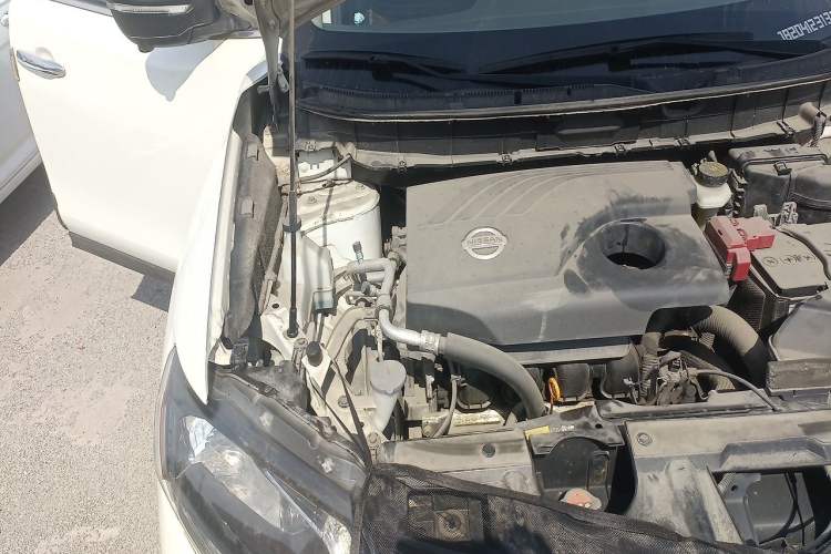 Used Nissan X-Trail 2015 2.0L CVT Comfort MAX Edition 2WD Engine Bay Right