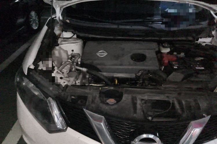 Used Nissan X-Trail 2015 2.0L CVT Comfort MAX Edition 2WD Engine Bay Right