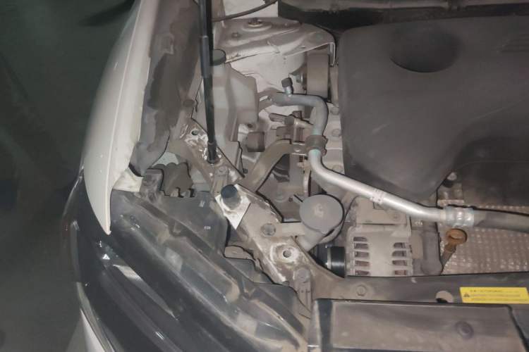 Used Nissan X-Trail 2015 2.5L CVT Leading MAX Edition 4WD Engine Bay Right