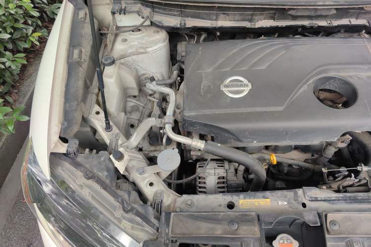 Used Nissan X-Trail 2015 2.0L CVT Comfort MAX Edition 2WD Engine Bay Right