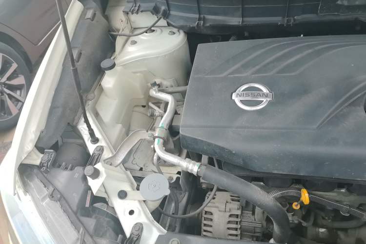 Used Nissan X-Trail 2015 2.0L CVT Comfort MAX Edition 2WD Engine Bay Right