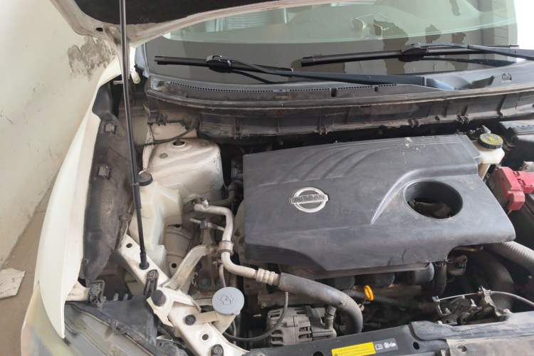 Used Nissan X-Trail 2015 2.0L CVT Comfort MAX Edition 2WD Engine Bay Right