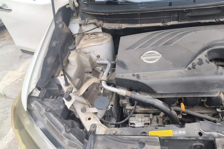 Used Nissan X-Trail 2015 2.0L CVT Comfort MAX Edition 2WD Engine Bay Right