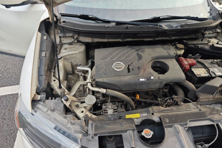 Used Nissan X-Trail 2015 2.0L CVT Comfort MAX Edition 2WD Engine Bay Right