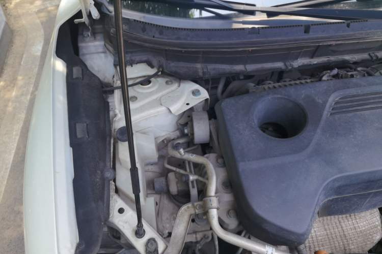 Used Nissan X-Trail 2015 2.5L CVT Leading MAX Edition 4WD Engine Bay Right