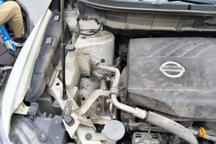 Used Nissan X-Trail 2015 2.0L CVT Comfort MAX Edition 2WD Engine Bay Right