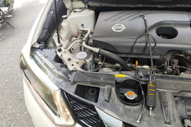 Used Nissan X-Trail 2015 2.0L CVT Comfort MAX Edition 2WD Engine Bay Right
