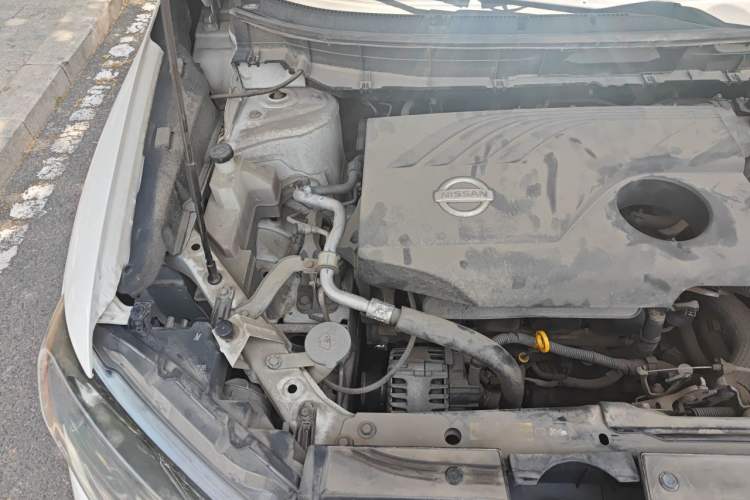 Used Nissan X-Trail 2015 2.0L CVT Comfort MAX Edition 2WD Engine Bay Right