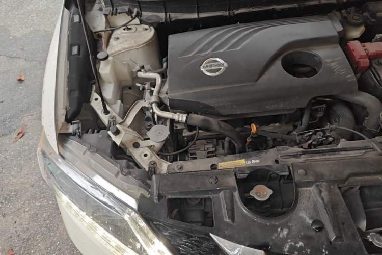 Used Nissan X-Trail 2015 2.0L CVT Comfort MAX Edition 2WD Engine Bay Right