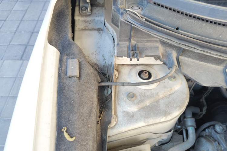 Used Nissan X-Trail 2015 2.0L CVT Comfort MAX Edition 2WD Engine Bay Right