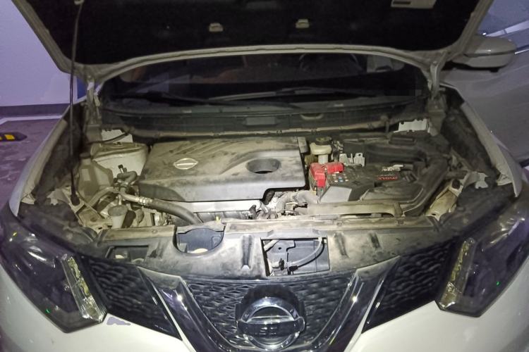 Used Nissan X-Trail 2015 2.0L CVT Comfort MAX Edition 2WD Engine Bay