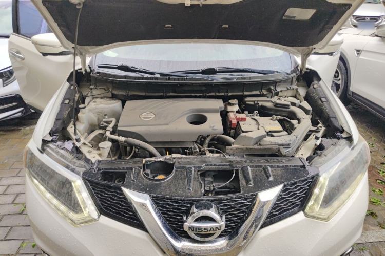 Used Nissan X-Trail 2015 2.0L CVT Comfort MAX Edition 2WD Engine Bay