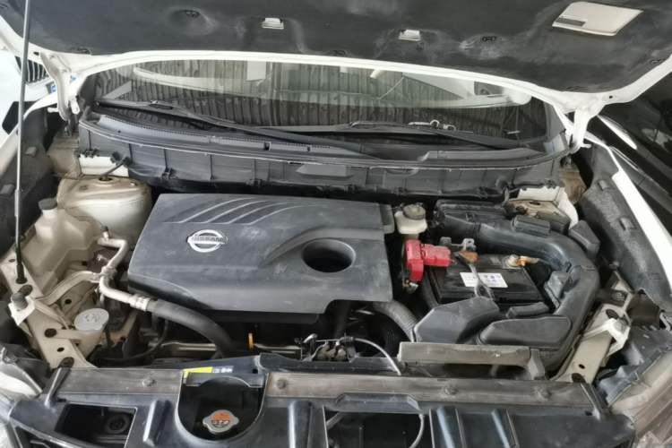 Used Nissan X-Trail 2015 2.0L CVT Comfort MAX Edition 2WD Engine Bay
