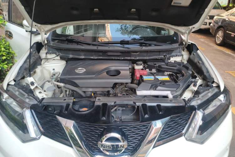 Used Nissan X-Trail 2015 2.0L CVT Comfort MAX Edition 2WD Engine Bay