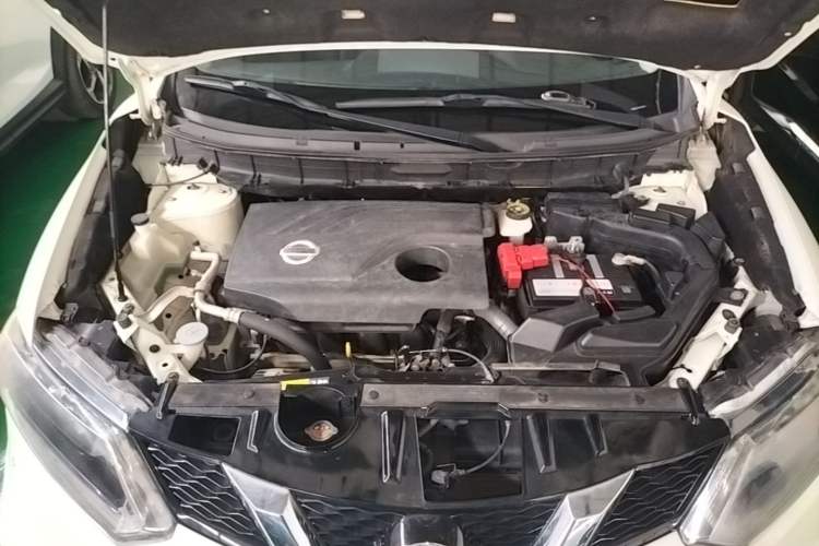 Used Nissan X-Trail 2015 2.0L CVT Comfort MAX Edition 2WD Engine Bay