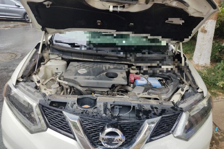 Used Nissan X-Trail 2015 2.0L CVT Comfort MAX Edition 2WD Engine Bay