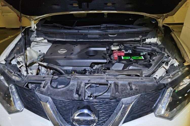 Used Nissan X-Trail 2015 2.0L CVT Comfort MAX Edition 2WD Engine Bay